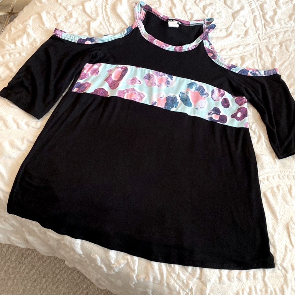 Heimish Cold Shoulder Top Sz S